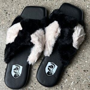 VHNY Women's Criss Cross Fuzzy Flurry Cozy House Slides Warm Slippers